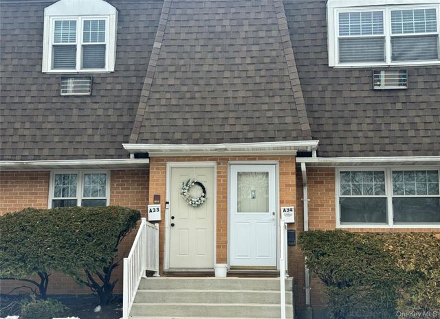 6 Glen Hollow Drive A33, Holtsville, NY 11742