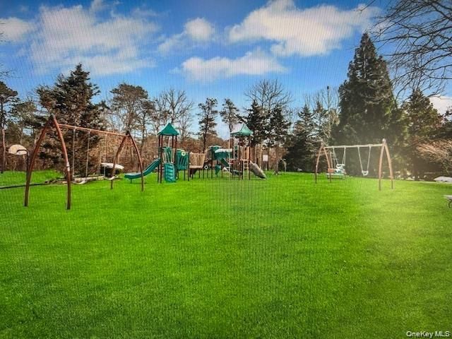 6 Glen Hollow Drive A33, Holtsville, NY 11742