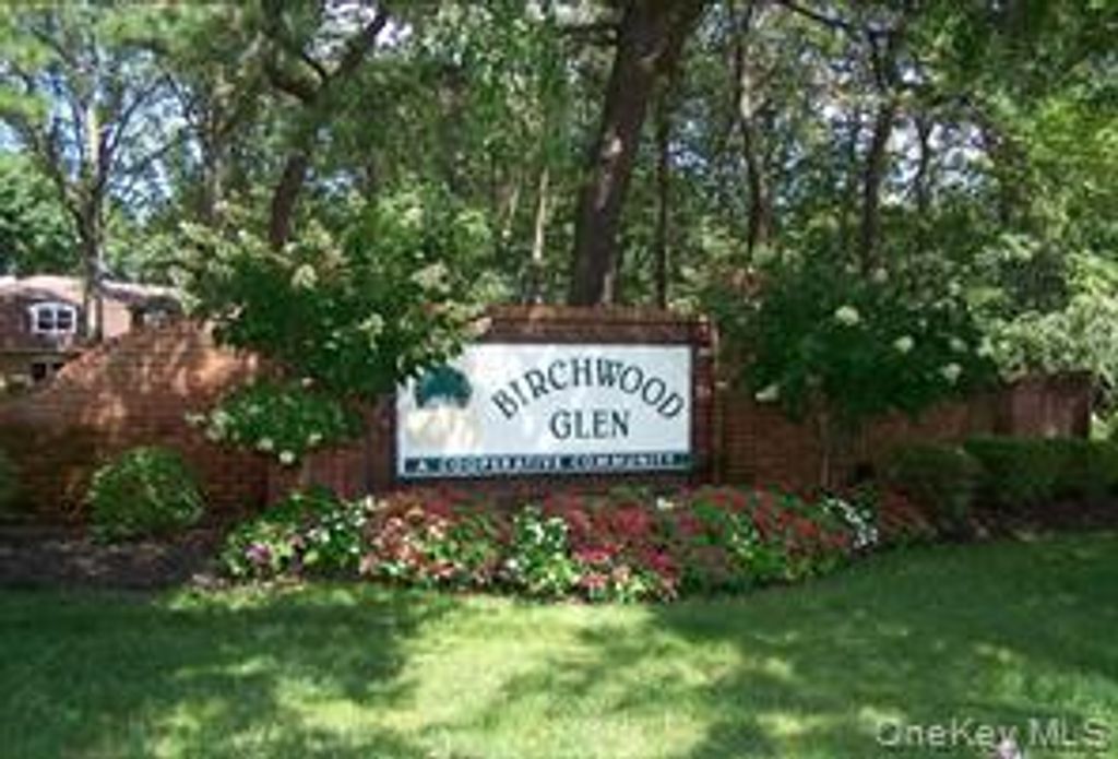 6 Glen Hollow Drive A33, Holtsville, NY 11742