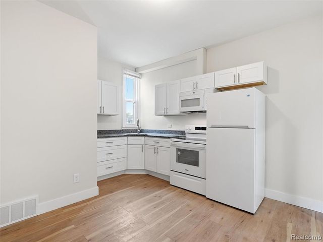 146 E Hazelhurst Street 6, Ferndale, MI 48220