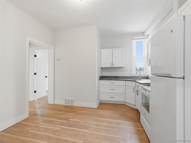 146 E Hazelhurst Street 6, Ferndale, MI 48220