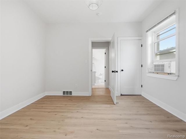 146 E Hazelhurst Street 6, Ferndale, MI 48220