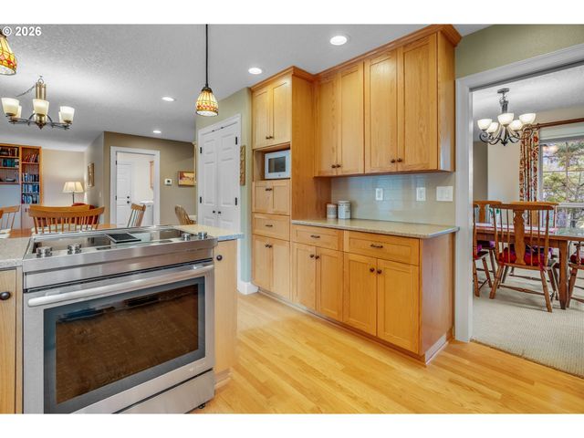 8056 Se 141ST Ave, Portland, OR 97236