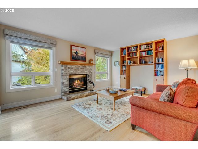 8056 Se 141ST Ave, Portland, OR 97236