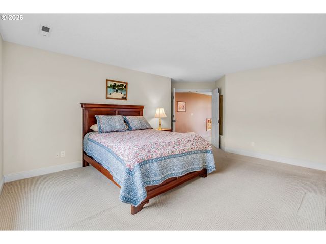 8056 Se 141ST Ave, Portland, OR 97236