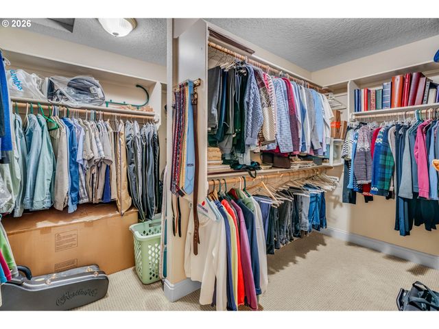 8056 Se 141ST Ave, Portland, OR 97236