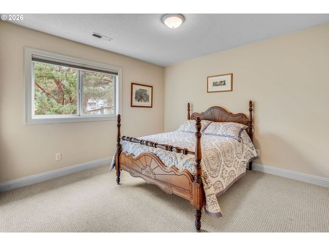 8056 Se 141ST Ave, Portland, OR 97236