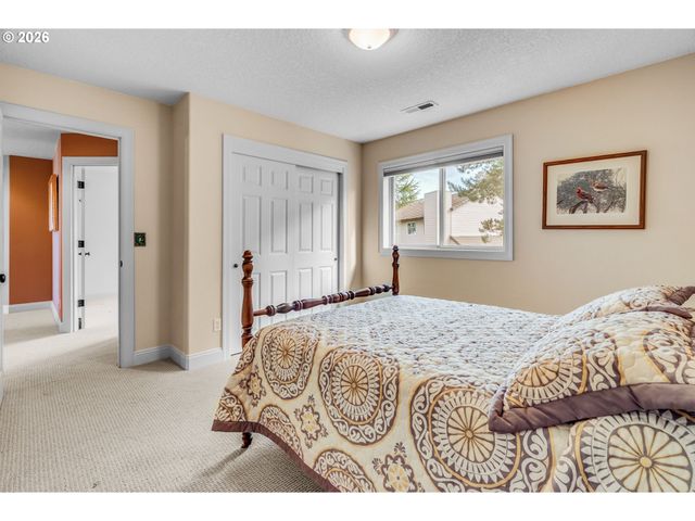 8056 Se 141ST Ave, Portland, OR 97236