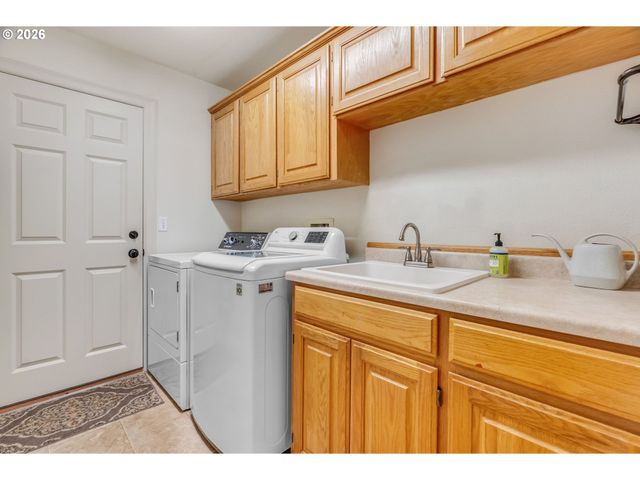 8056 Se 141ST Ave, Portland, OR 97236