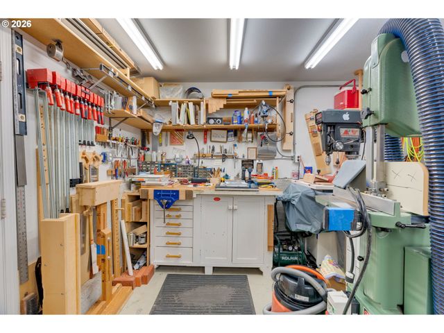 8056 Se 141ST Ave, Portland, OR 97236