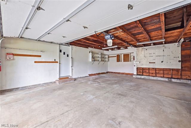 2325 North Road, Warren, OH 44483
