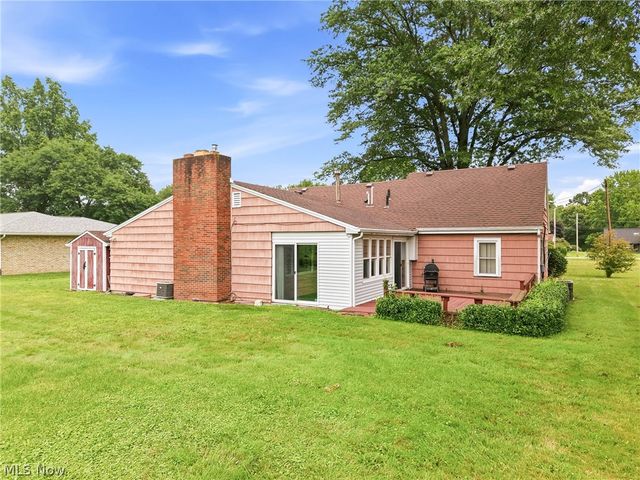 2325 North Road, Warren, OH 44483