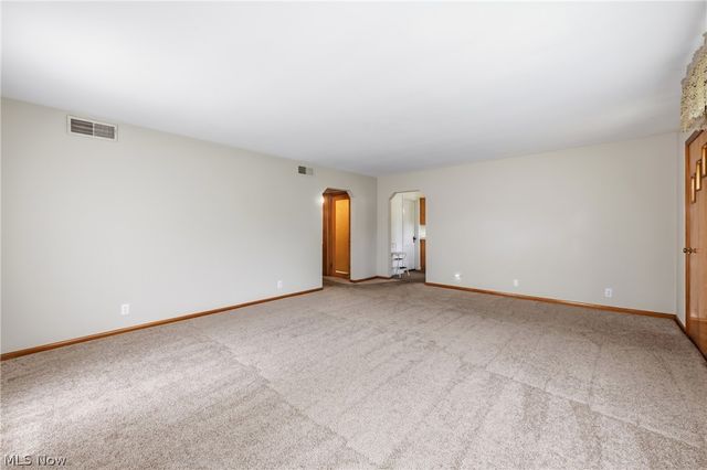2325 North Road, Warren, OH 44483