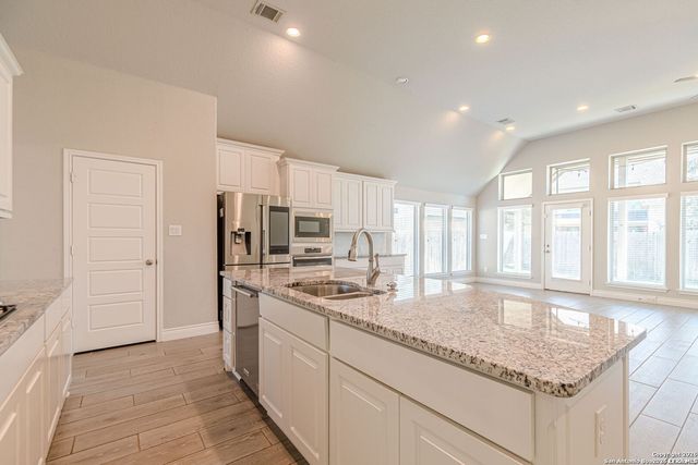 8826 Haystack Rd, San Antonio, TX 78254