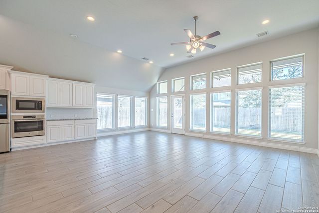 8826 Haystack Rd, San Antonio, TX 78254