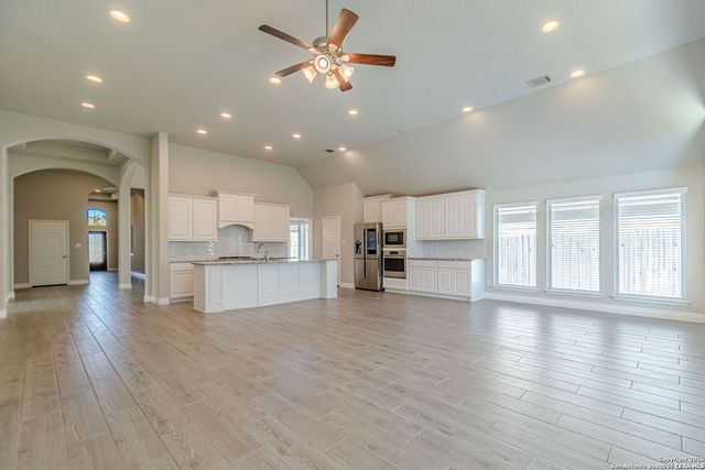 8826 Haystack Rd, San Antonio, TX 78254