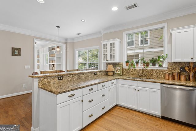 1875 La Dawn Lane NW, Atlanta, GA 30318