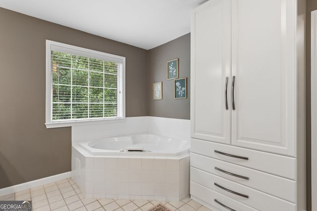 1875 La Dawn Lane NW, Atlanta, GA 30318