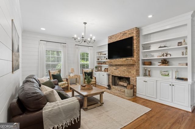 1875 La Dawn Lane NW, Atlanta, GA 30318