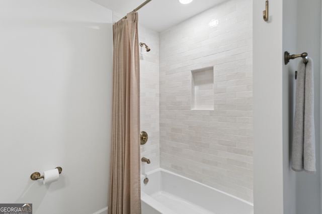 1875 La Dawn Lane NW, Atlanta, GA 30318