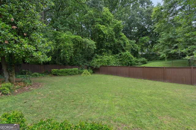 1875 La Dawn Lane NW, Atlanta, GA 30318