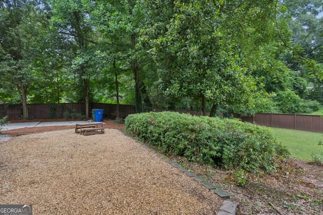 1875 La Dawn Lane NW, Atlanta, GA 30318