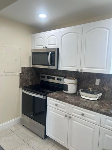 1700 NE 191st St 304, Miami, FL 33179