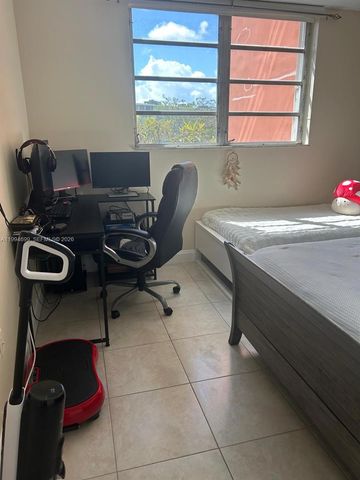 1700 NE 191st St 304, Miami, FL 33179