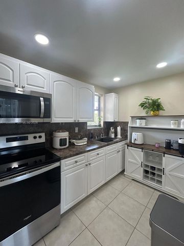 1700 NE 191st St 304, Miami, FL 33179