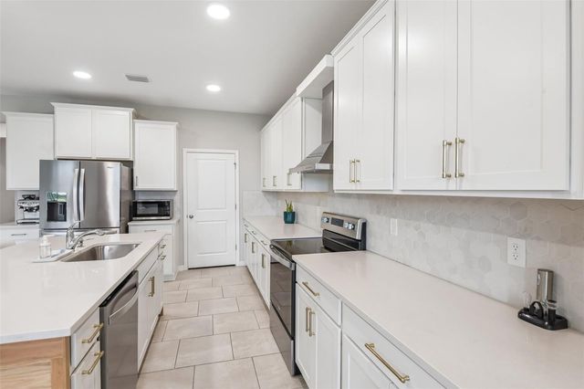 6076 WANDERING WILLOW DRIVE, Wesley Chapel, FL 33545