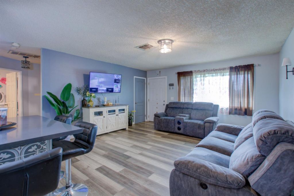 Image 12 of property listing at 7139 Center # 7141, Winton, CA 95388