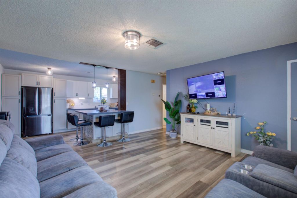 Image 9 of property listing at 7139 Center # 7141, Winton, CA 95388