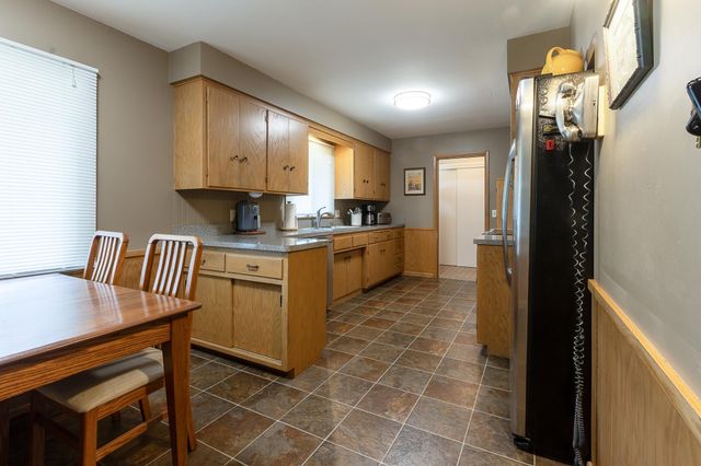 2145 Zealand Avenue N, Golden Valley, MN 55427