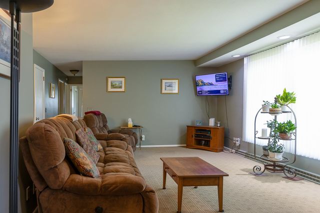 2145 Zealand Avenue N, Golden Valley, MN 55427