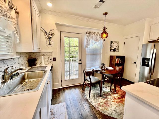 506 W Baylor Street, Ennis, TX 75119