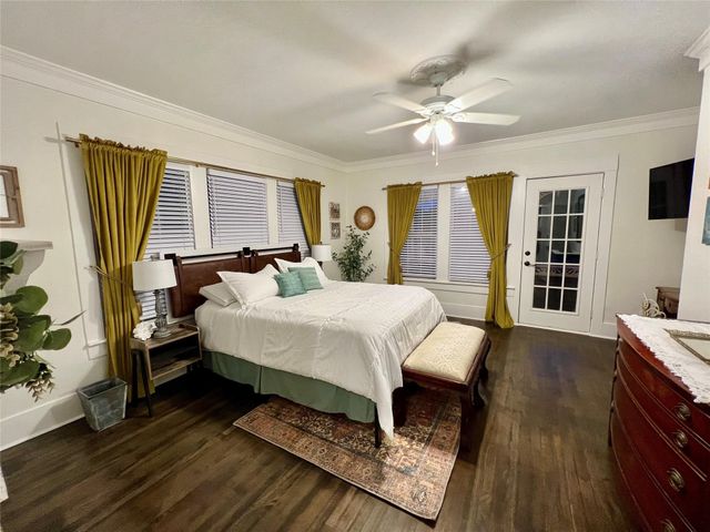 506 W Baylor Street, Ennis, TX 75119