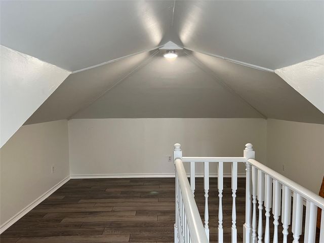 506 W Baylor Street, Ennis, TX 75119