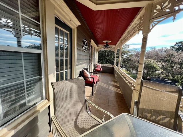 506 W Baylor Street, Ennis, TX 75119