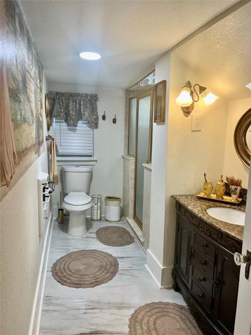 506 W Baylor Street, Ennis, TX 75119