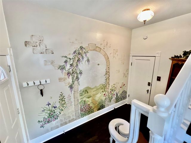 506 W Baylor Street, Ennis, TX 75119