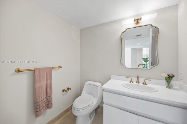 16711 Collins Ave 2007, Sunny Isles Beach, FL 33160