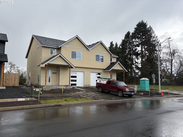 1542 BARN St, Woodburn, OR 97071