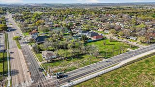 451 N Jim Miller Road, Dallas, TX 75217