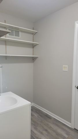 39W340 W Route 20 Highway, Elgin, IL 60124