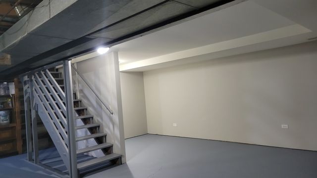 39W340 W Route 20 Highway, Elgin, IL 60124