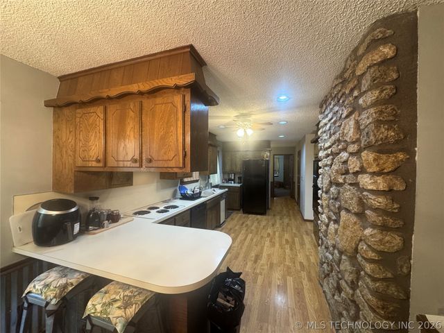 909 Bayshore Drive, Sand Springs, OK 74063