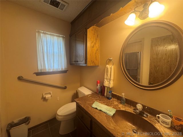 909 Bayshore Drive, Sand Springs, OK 74063