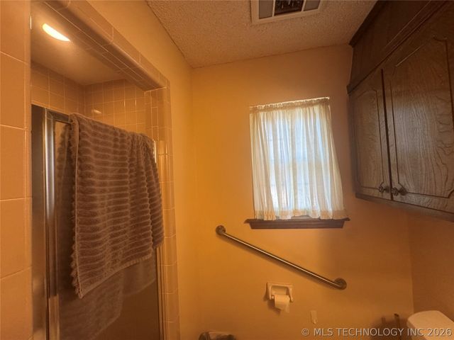 909 Bayshore Drive, Sand Springs, OK 74063