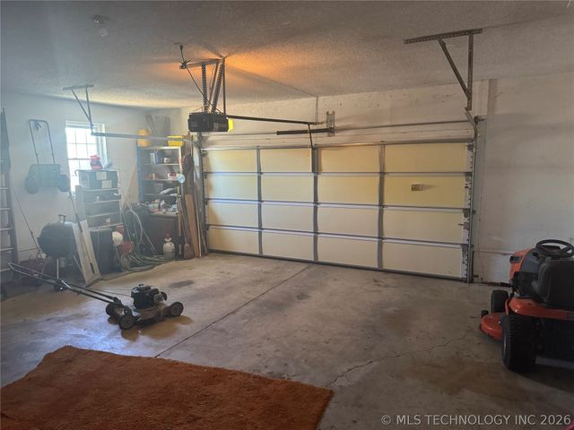 909 Bayshore Drive, Sand Springs, OK 74063
