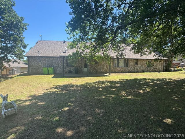 909 Bayshore Drive, Sand Springs, OK 74063